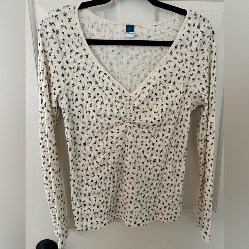Old Navy Long Sleeve Floral Shirt (Cream/Off-white) Size L